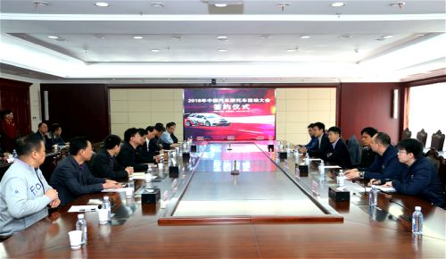 引擎轟鳴，賽車狂飆 “鐵馬”今年十一開賽</br>“車都”將上演現(xiàn)實(shí)版“速度與激情”(圖2)